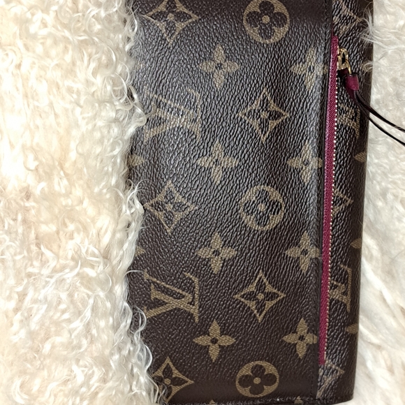 LV Wallet - Picture 2 of 16